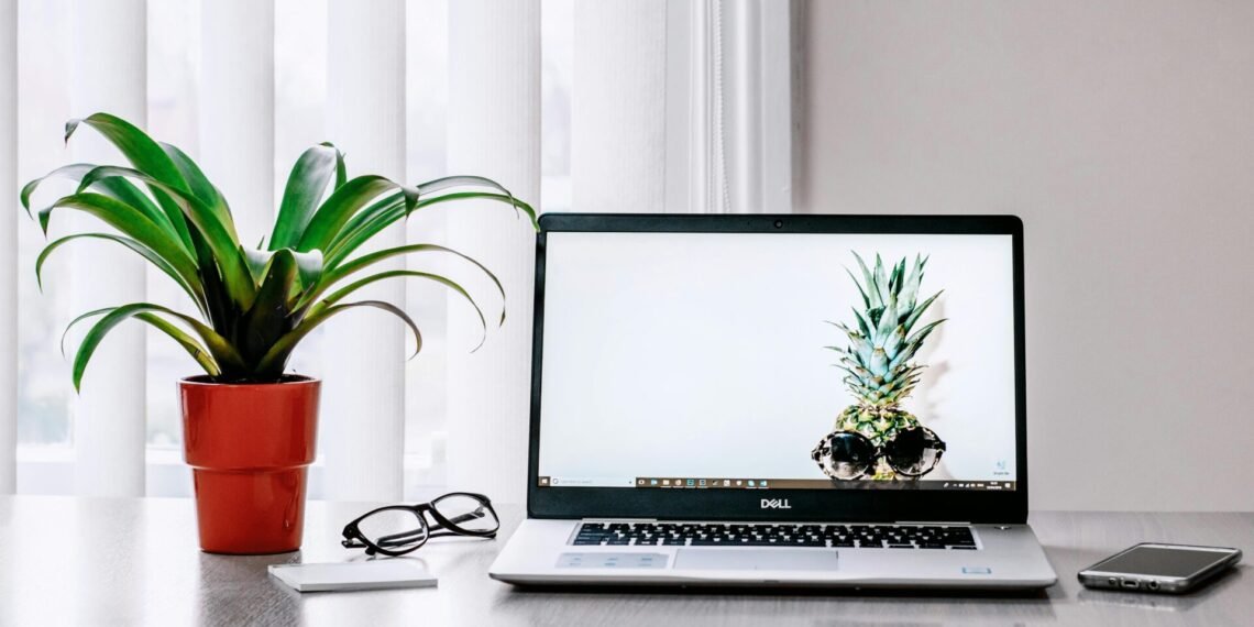 HP EliteBook G11 (Ultra 5 & Ultra 7) vs HP Dragonfly G4 (i7 13th Gen) – Which Business Laptop Should You Choose?